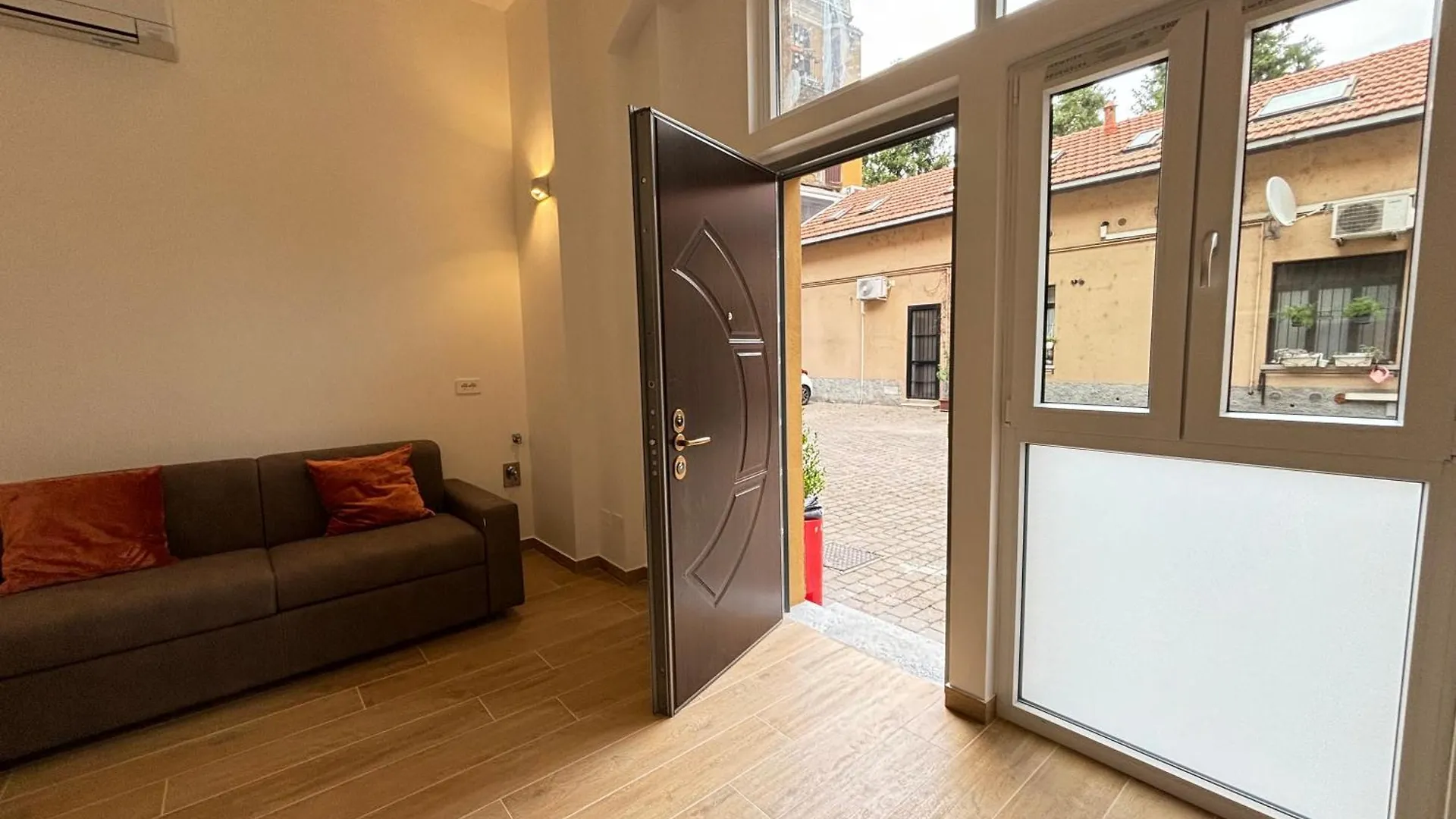 Ferienwohnung Living Ripa Mailand